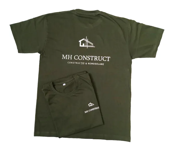 Термонанесение логотипа на футболку Teesta темно-зеленого цвета для компании MH Construct