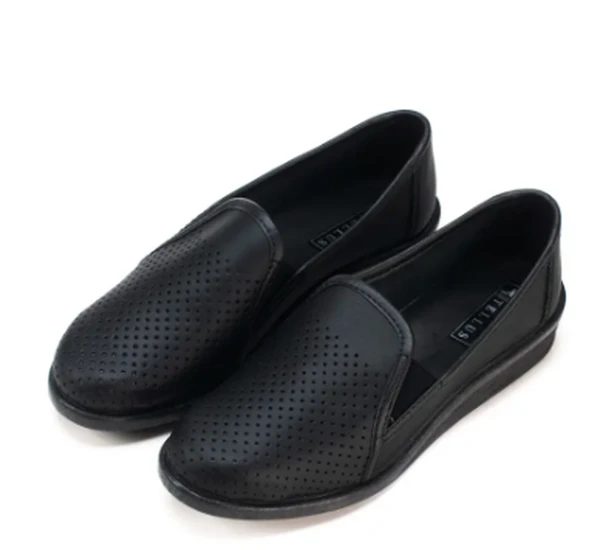 Туфли 55-01 черные с перфорацией