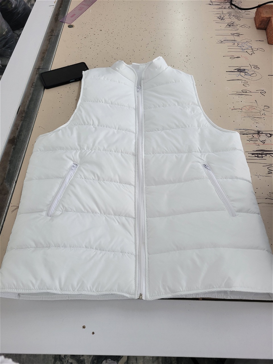 Жилет Axedum white