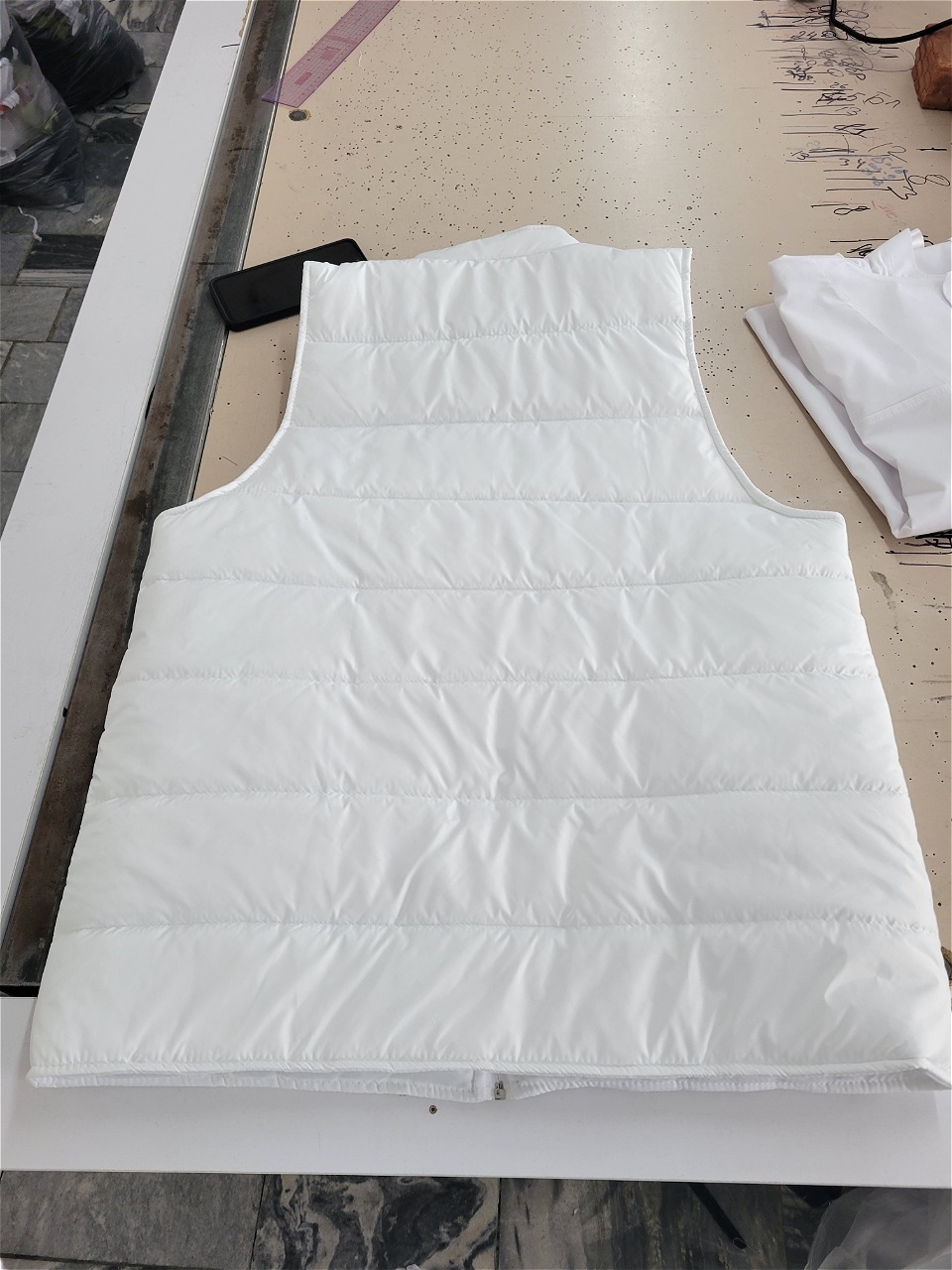 Жилет Axedum white