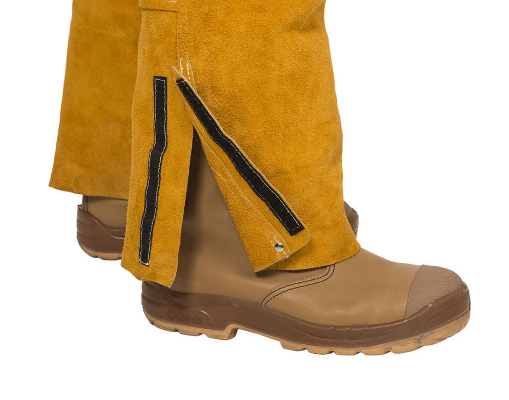 Сварочные брюки Golden Brown™44-2648 из воловьего спилка с защитой грудной клетки