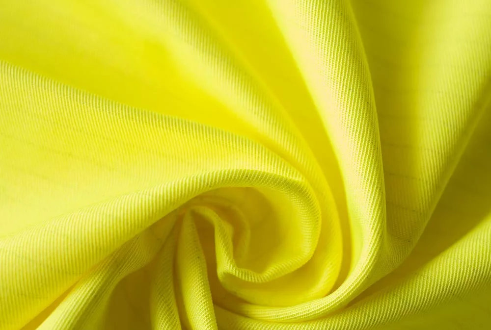 POSEIDON-300 HV Yellow (300gsm | 80% bumbac, 19% poliester, 1% antistatice | Diagonala 2 / 2) POSEIDON-300 HV Yellow (300gsm | 80% bumbac, 19% poliester, 1% antistatice | Diagonala 2 / 2)