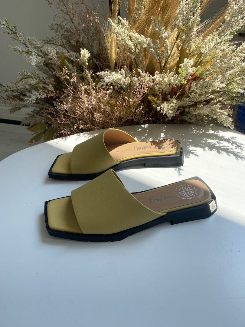 Женские тапочки Mules B927039/02