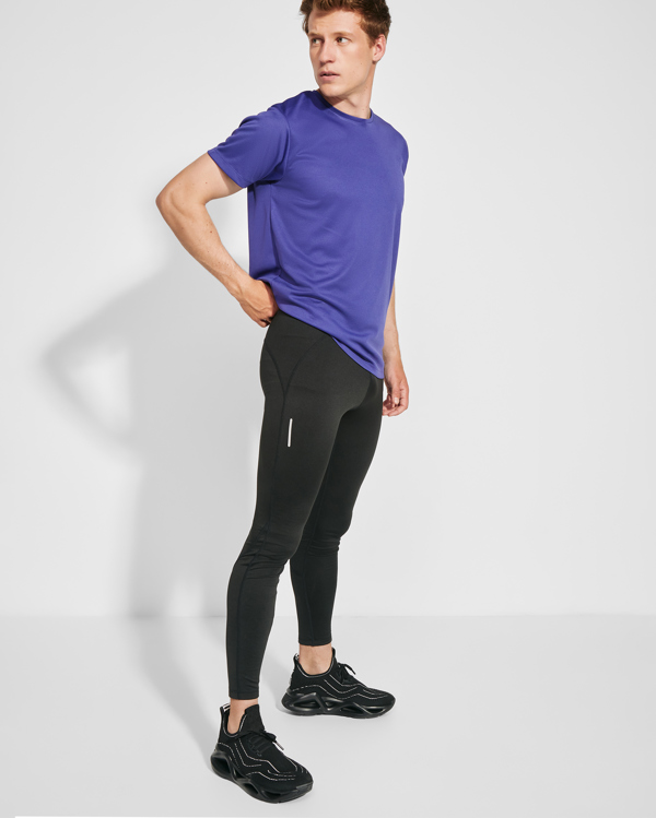 Гимнасттардың киім ауыстыратын бөлмесінде